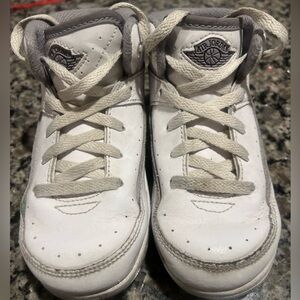 AIR JORDAN 2, white/gray